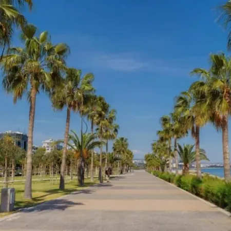 Smart Comfort Roomn2 With Private Bathroom In Best Location Beach 250M Limassol Exterior photo