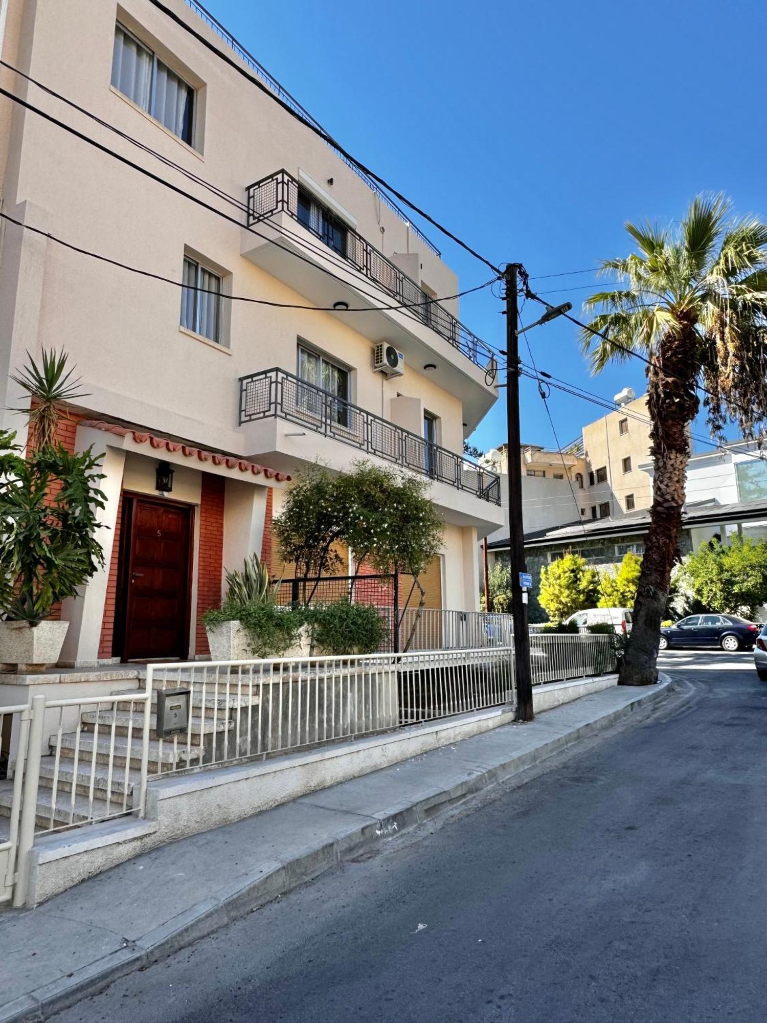 Smart Comfort Roomn2 With Private Bathroom In Location 250m Апартаменти